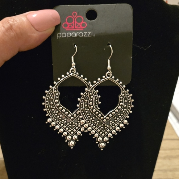 paparazzi Jewelry - Paparazzi Silver Filigree Heart Dangle Earrings
